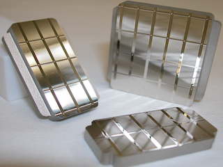 Set of injection molds with cylindrical lens-arrays